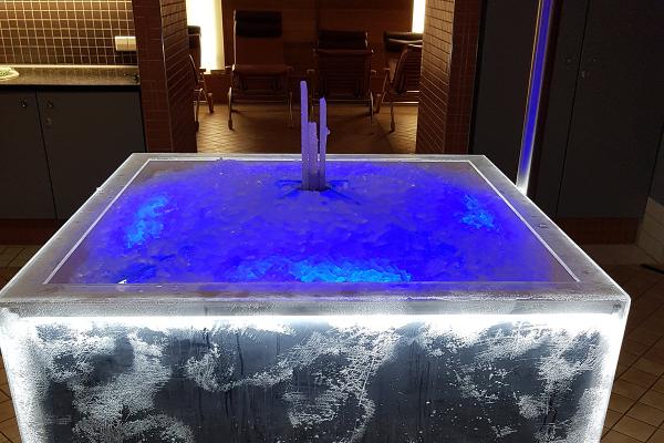 Vita-Classica-Therme-Saunaparadies-Eisbrunnen-01
