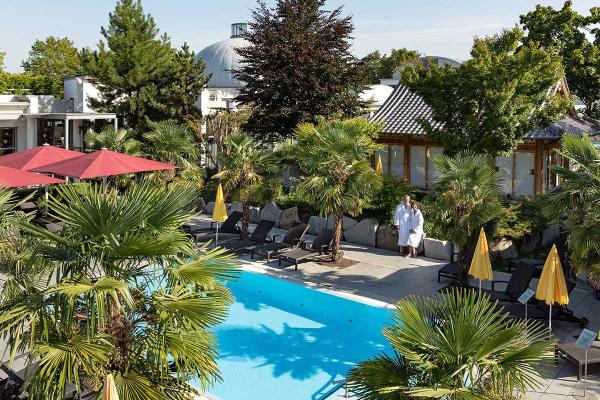 Vita-Classica-Therme-Saunaparadies-Außenbecken 02