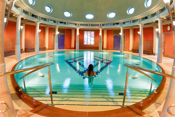 Vita-Classica-Therme-Kuppelhalle 03